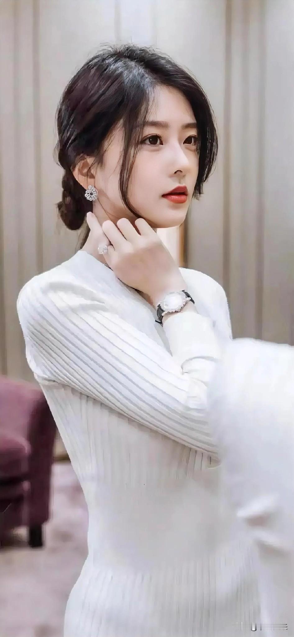 当你老了，钱和健康哪个重要？这就像鱼和熊掌，都得有。
健康是根本，没了健康，有再