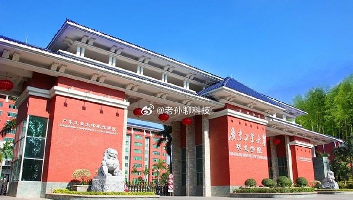 学校表示没有单独禁止小米汽车入内，保安的回应是错的，小米汽车不准入校是保安的理解