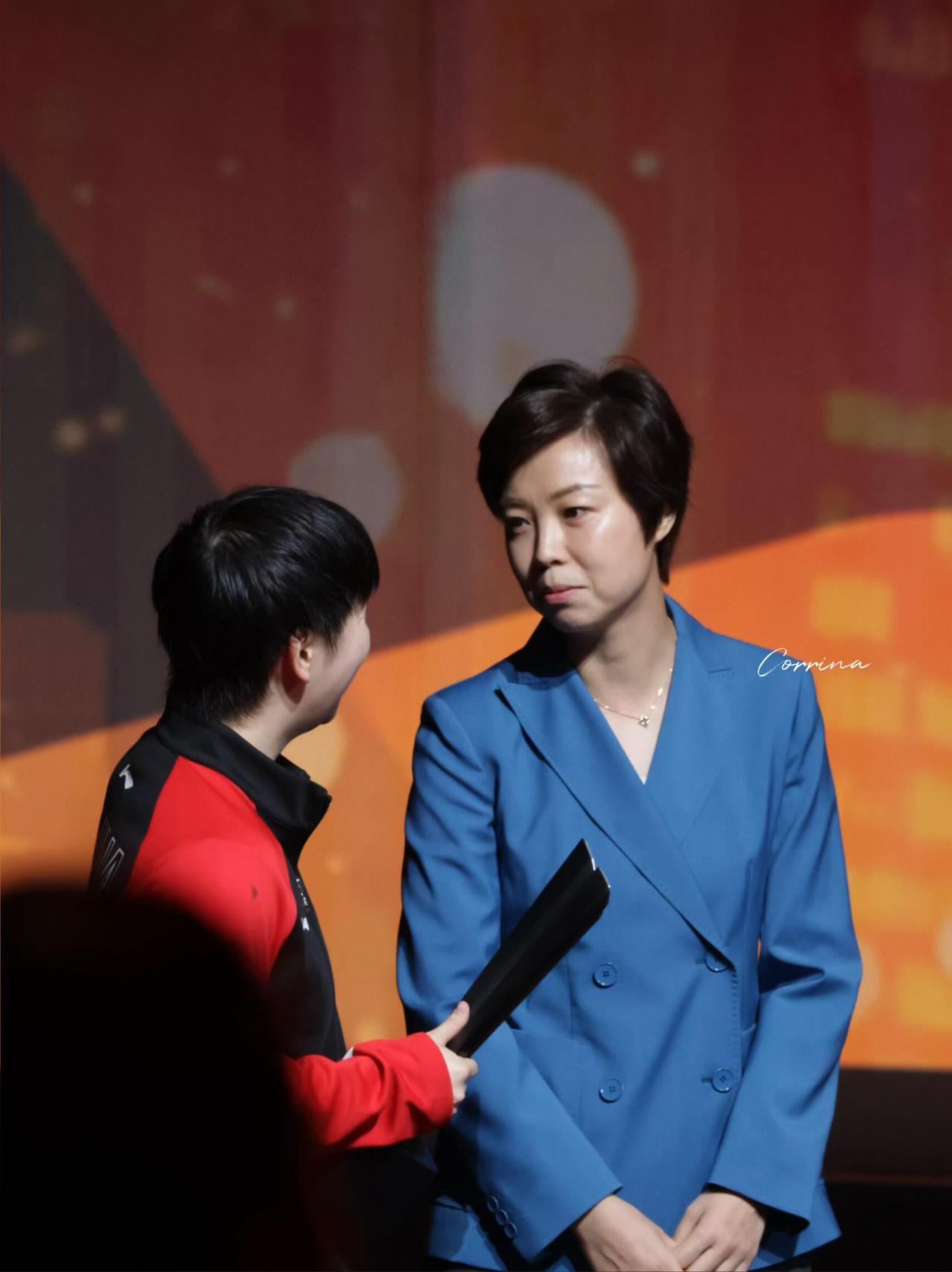 孙颖莎实力有没有当年张怡宁强结论：按“统治力+荣誉+无短板”的综合标准，孙颖莎目