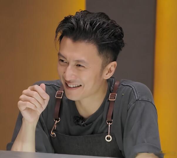 谢霆锋一进厨房就切换状态 认识那么多顶级厨师不算啥，真正厉害的是他能跟人家平等交