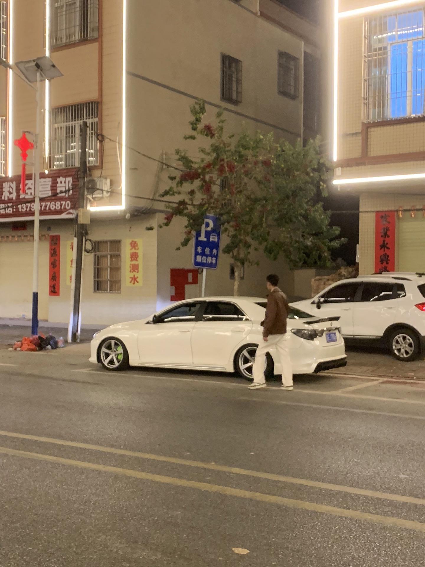 思域你不坐，坐锐志行不行