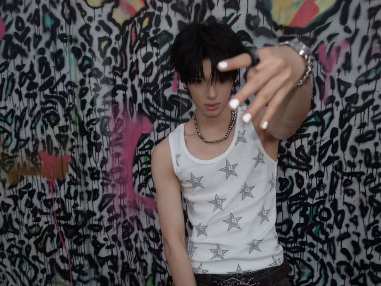 tg~张峻豪在二手平台卖衣服 没有任何实质性证据 就证明是张峻豪 完全是有心之人