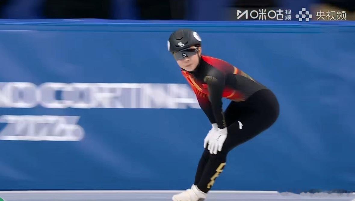 女子1000米 公俐小组第二晋级决赛A金吉利摔出去了全民聊冬奥
