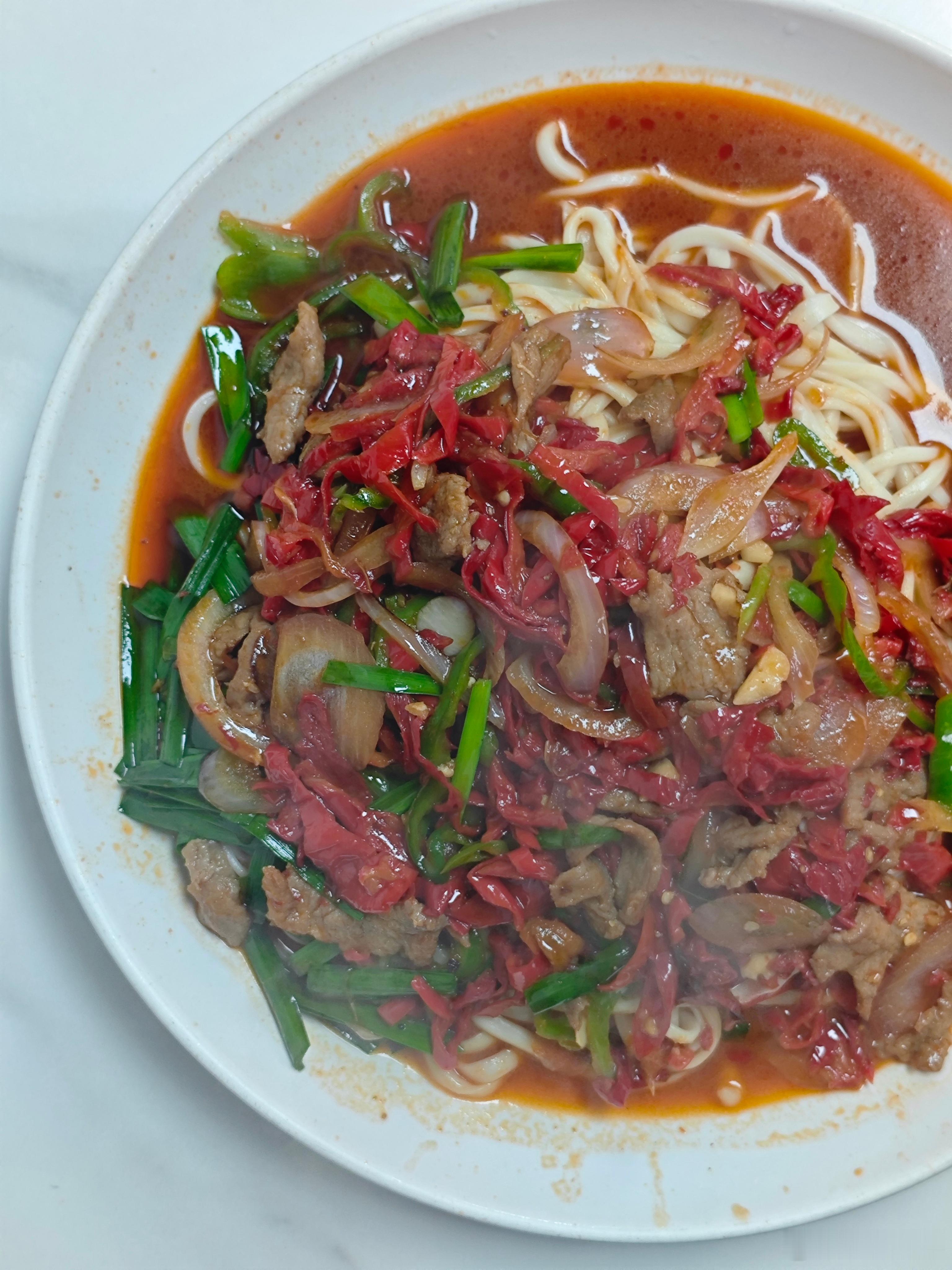 中午辣皮子拌面[干饭人]每日一餐分享  ​​​