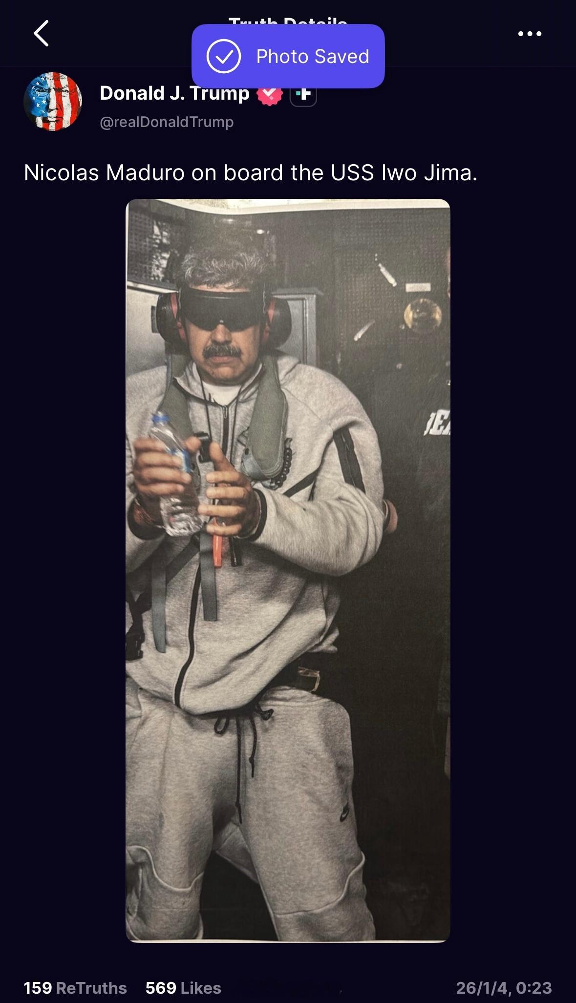 特朗普发布马杜罗被捕后首张照片“尼古拉斯·马杜罗在美国海军硫磺岛号两栖攻击舰上”