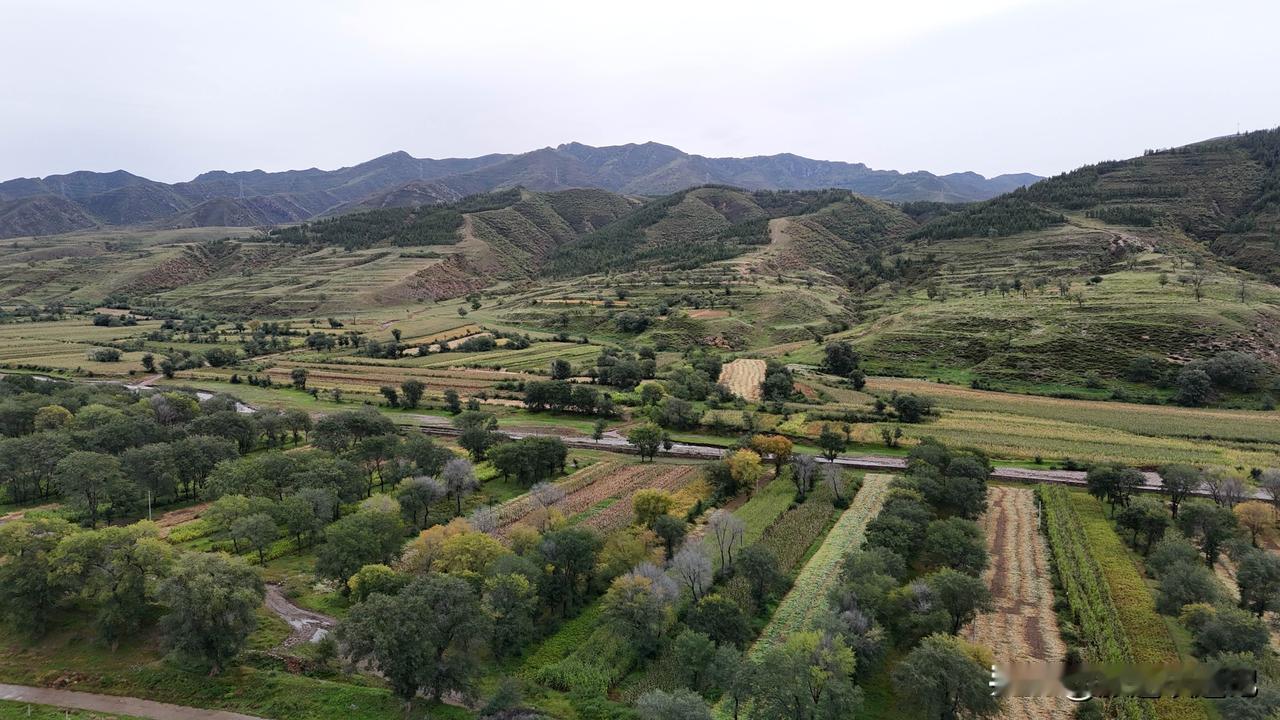 这里是华北平原与内蒙古高原天然的地理分界，往北就是一望无际的草原，往南是直通京畿