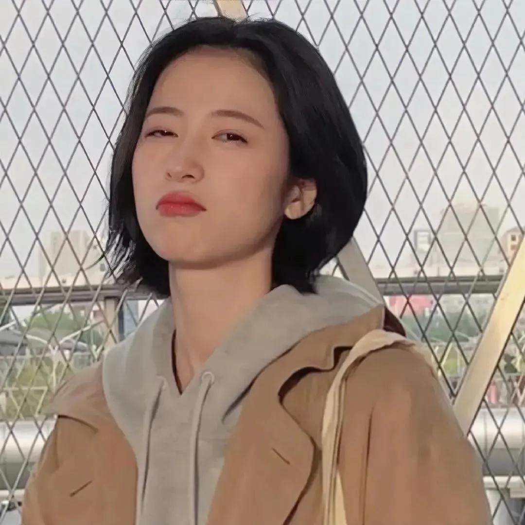 都市女孩的酷帅日常通勤休闲女神范 都市丽人美女 都市丽人自拍 通勤时尚女 都市时