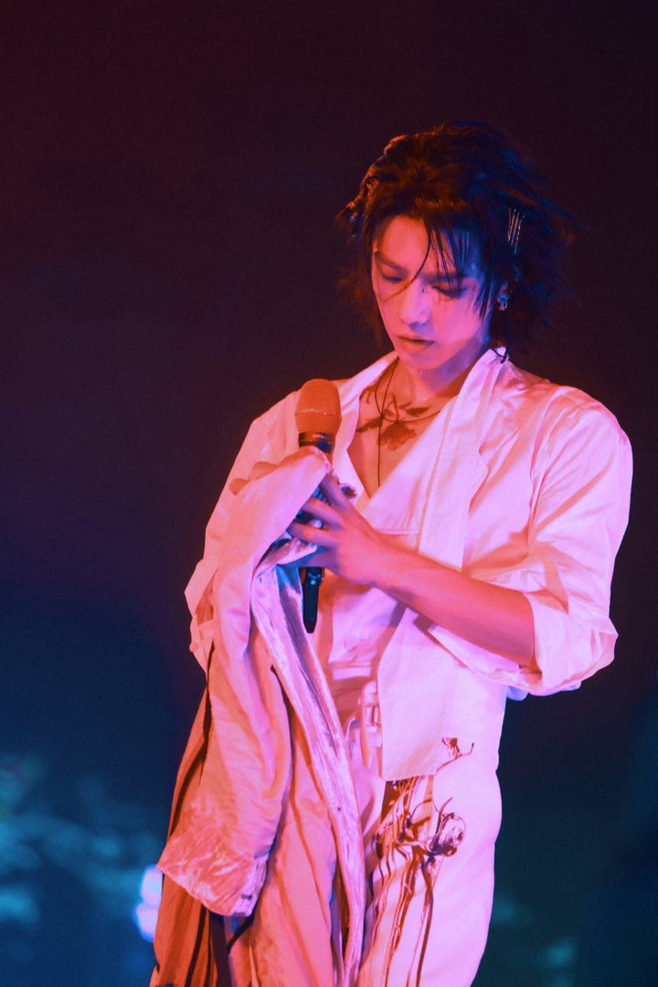 律师称造物者抄袭与华晨宇无关 律师说这是“纯蹭华晨宇”。歌是阿里的广告曲，词是十