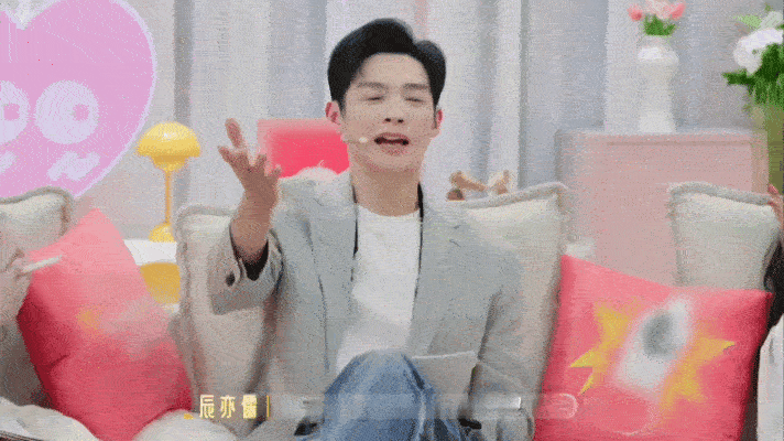 恋综窦骁再上演山楂树之恋喜欢你我也是 别人恋综靠套路，这对靠“笨办法”圈粉！樊子