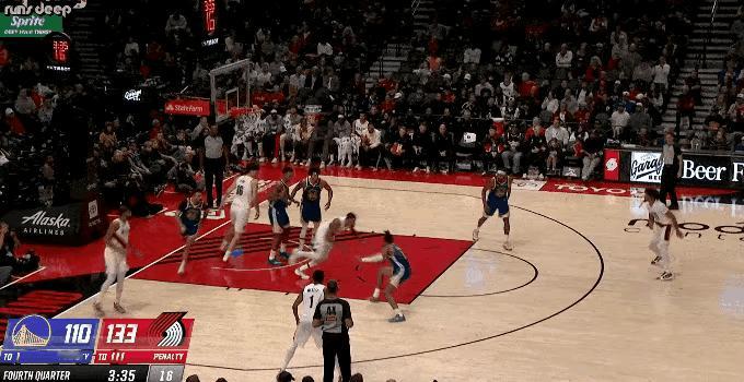 第一次单手扣篮，杨瀚森在NBA终于完成了第一次扣篮得分，今天能得分已经不错了，最