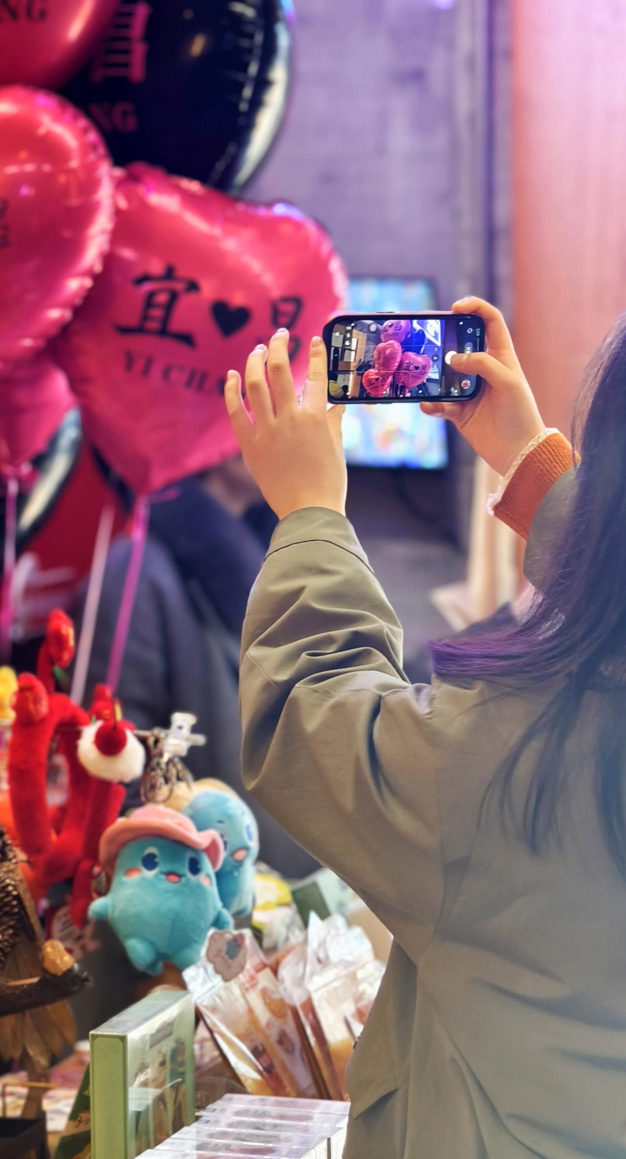 某年某月某日，我们在二马路相遇。宜昌二马路历史文化街区的过年氛围很好某年某月的某