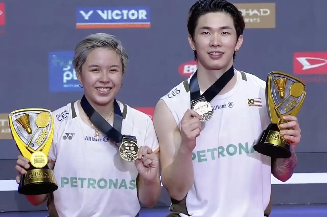 与队友交流密切，可获取更多比赛应对技巧