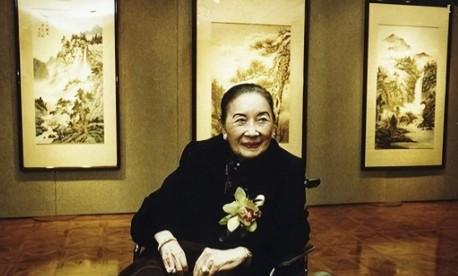 1997年，已满100岁高龄的宋美龄接到消息，蒋介石次子蒋纬国已病逝于台湾。看完