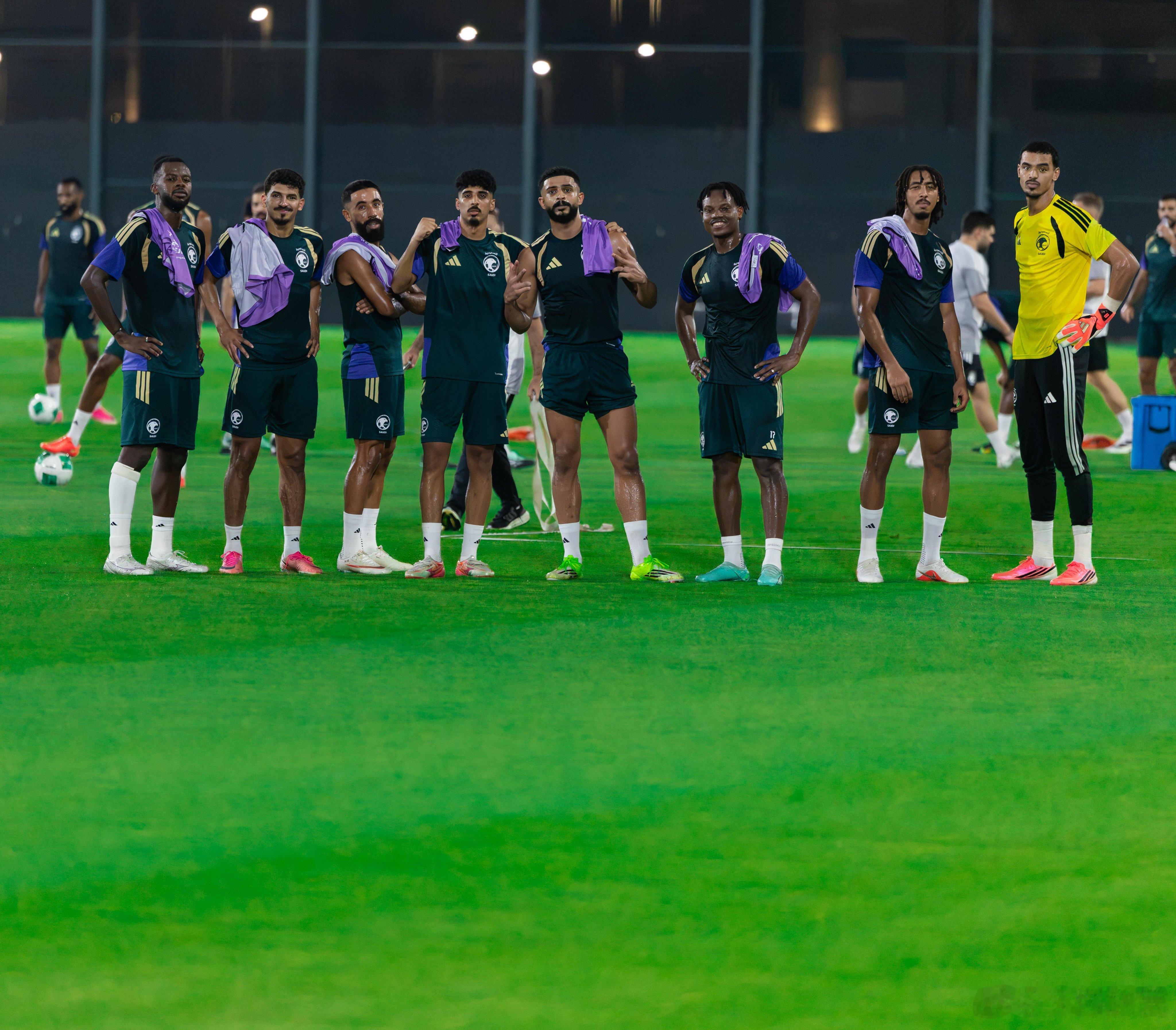 沙特男足完成训练，静待同卡塔尔的海湾杯半决赛打响⚽️📸沙特联赛 ​​​