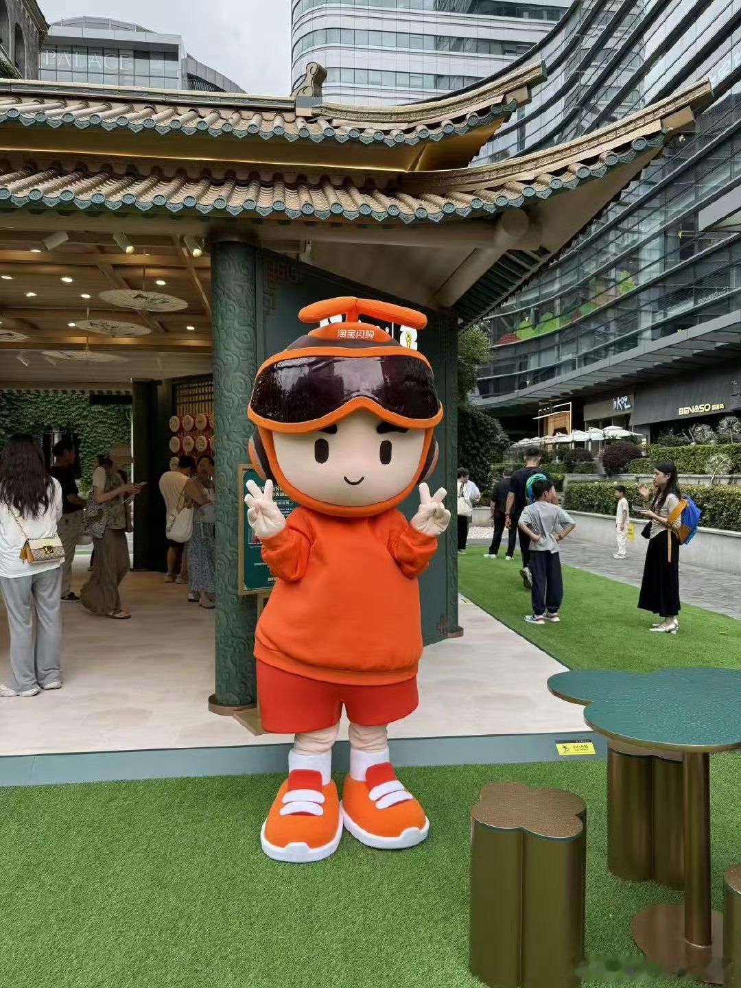 上海市井早餐烟火邂逅世界杯热潮，蒙牛适配所有观赛心情，大牌好物低至1.9元，一站