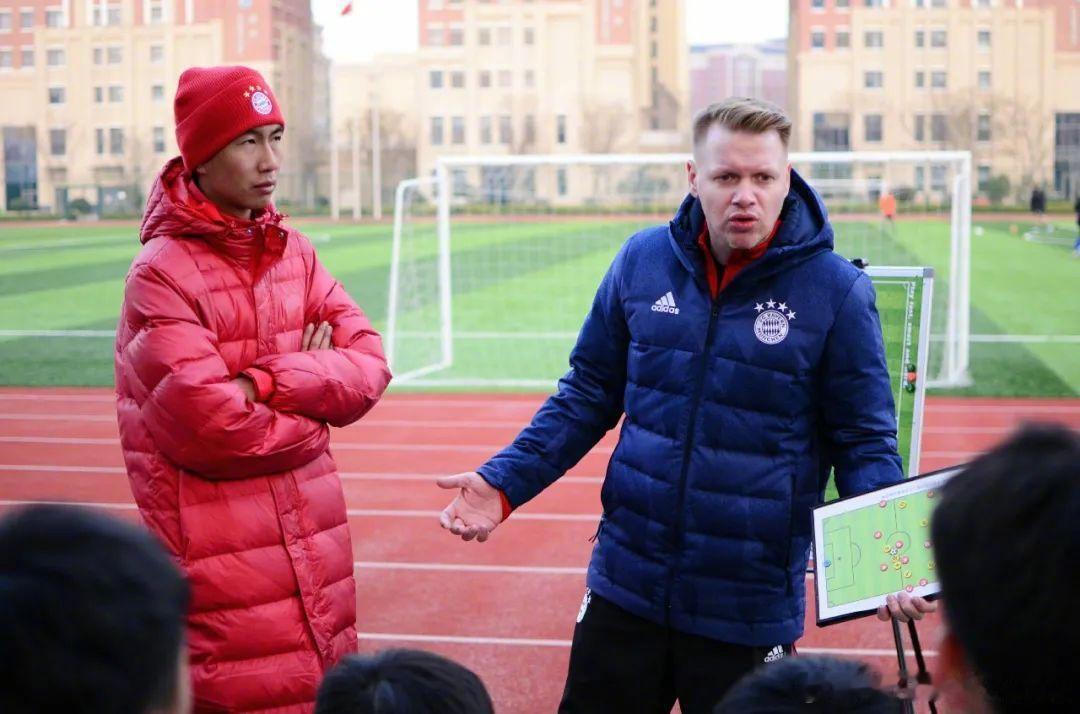 【国安新体育总监中文名叫马永明，此前曾担任拜仁亚太区体育总监】在昨天的报道中，我