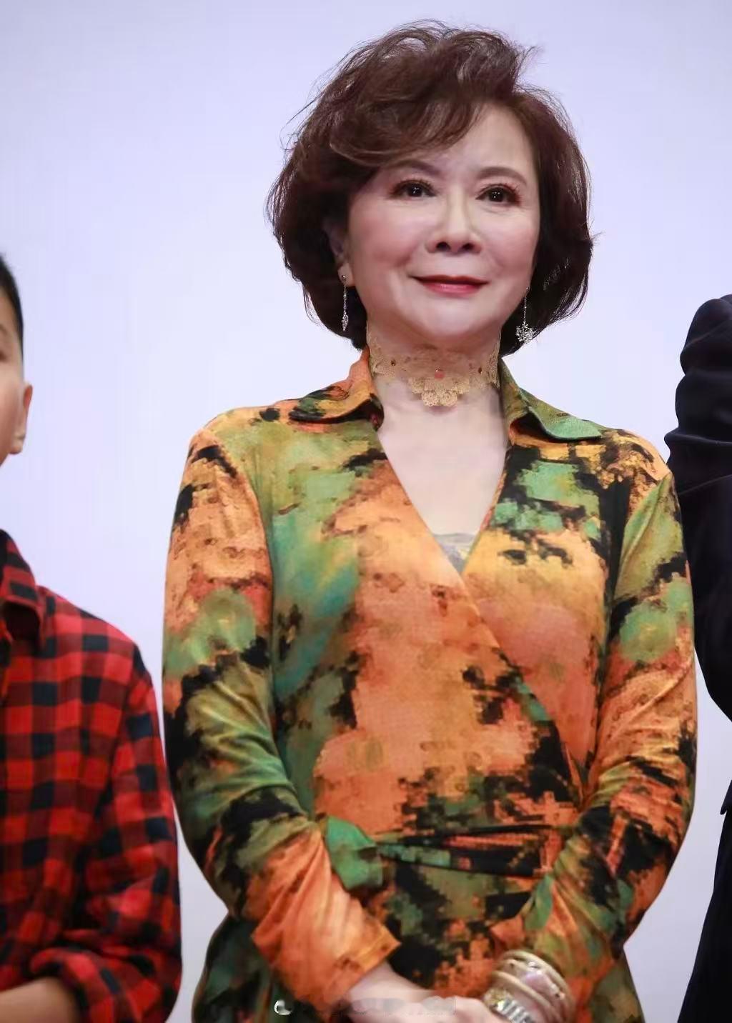 闲人马大姐时隔26年还有售后 26年初心未改情谊依旧！闲人马大姐售后太好哭，蔡明