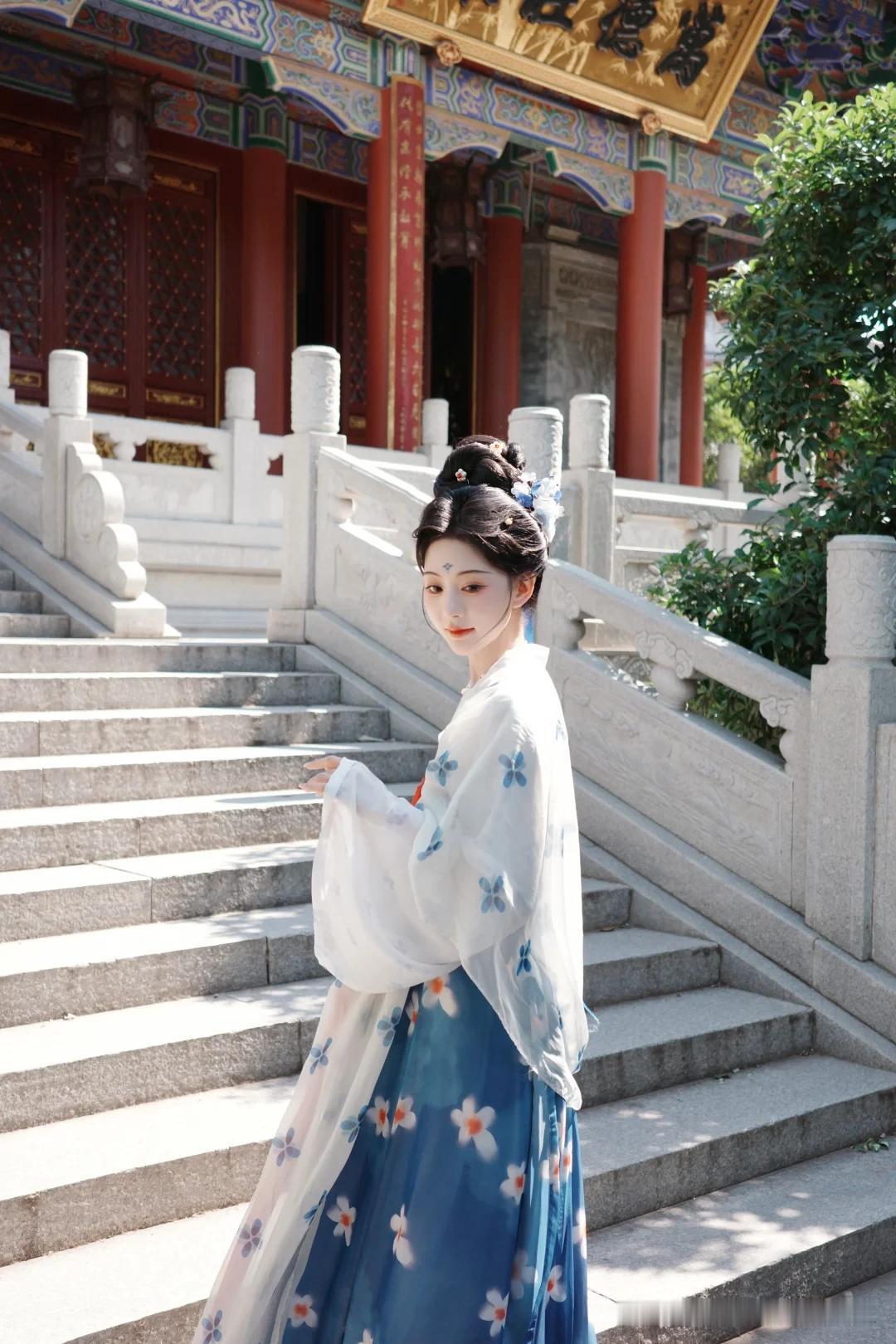 花开花落，岁月如歌。寻花开花谢景 流水花落 繁花满庭芳 秋来花又开