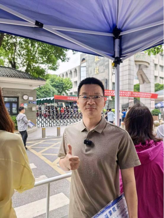 脸都不要了！数学老师为给学生分享最真实备考经验亲自参加高考，最终考得131分却被