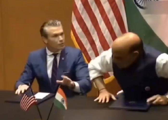 稍安勿躁，我们只签字，不握手，10月31日，美国国防部长赫格赛斯和印度国防部长辛