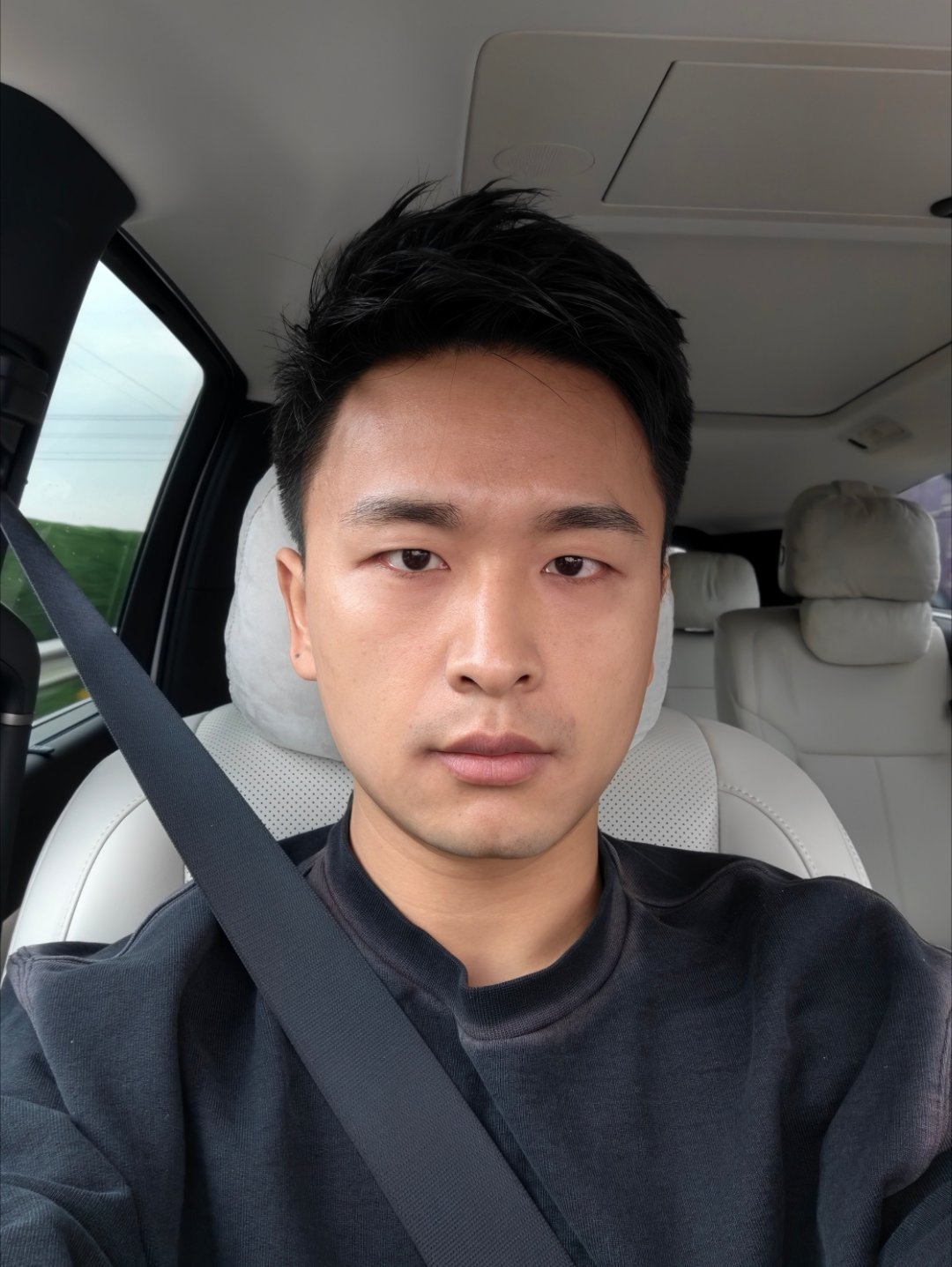 Damn！直到 36 岁，才发现自己的脸并不是那么圆圆的。从小到大，一直被人告诉