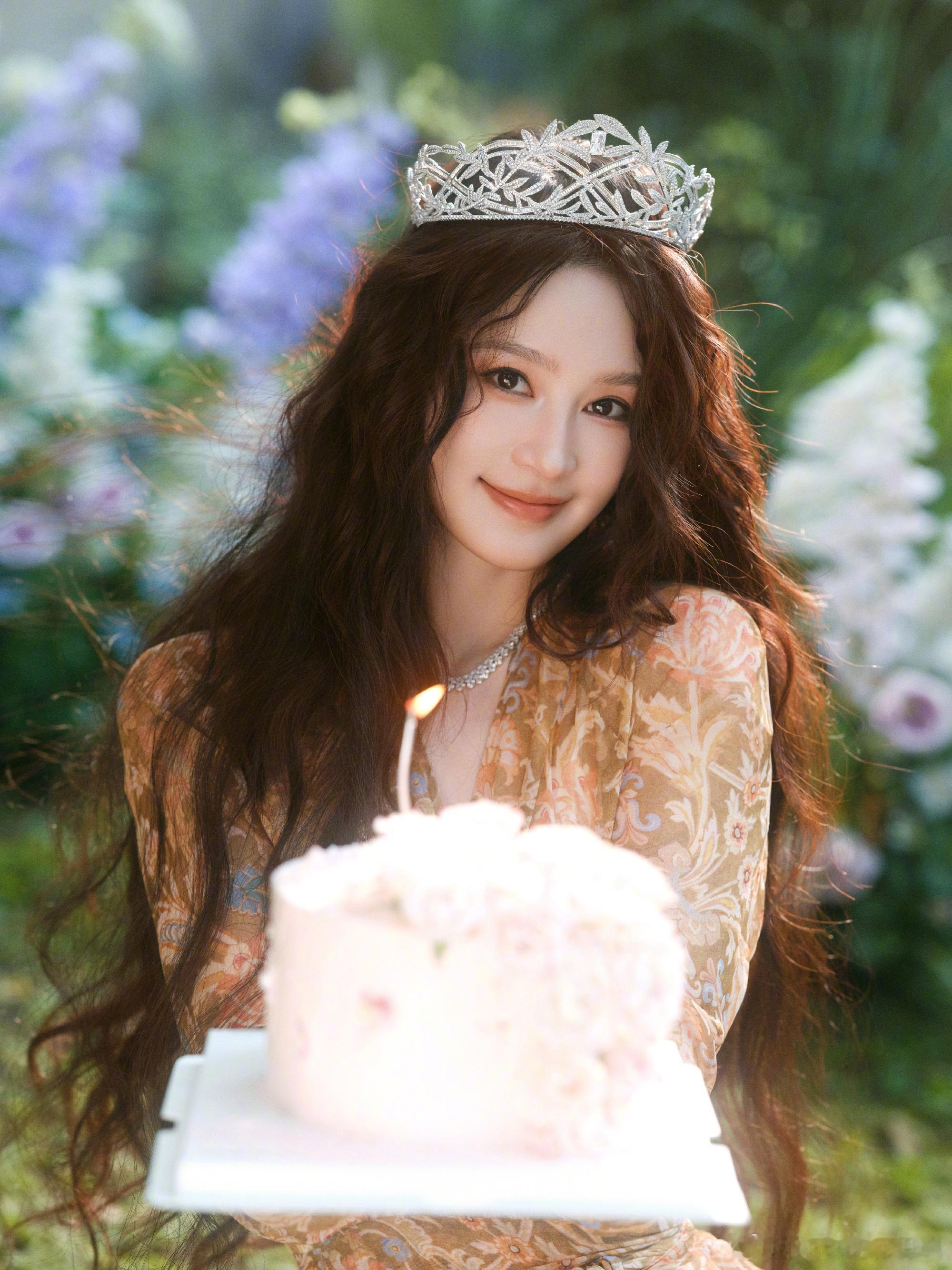 李沁生日快乐～🎂 ​​​