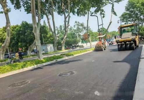 仪征这里即将通车！
近日，国庆南路综合管网改造工程（国庆南路段）迎来重要建设节点