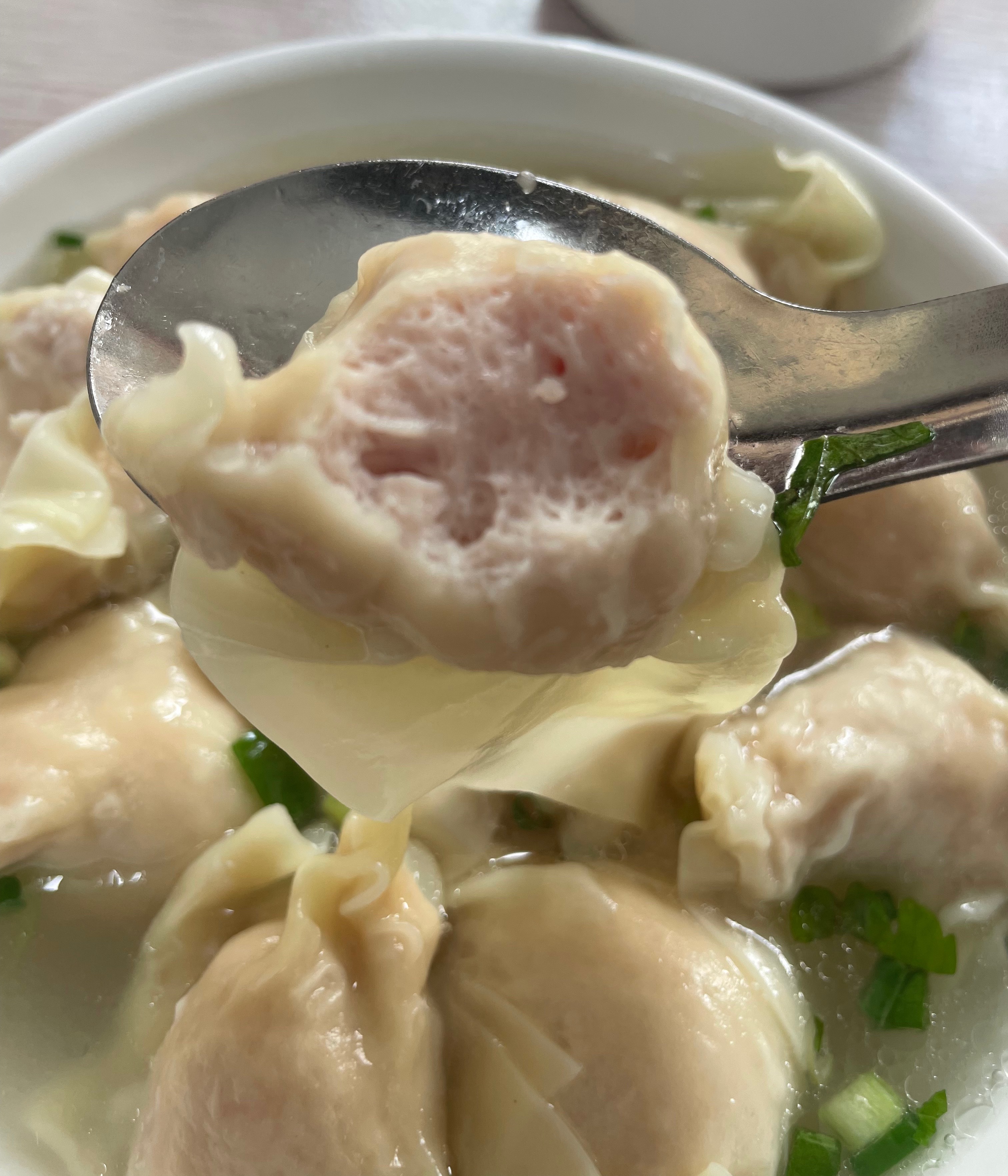 玉林石南云吞寻味玉林玉林美食 玉林市兴业县石南镇老街云吞！肉非常的大个，大肉云吞