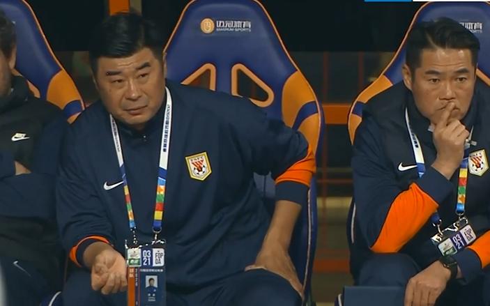 泰山队输麻了，客场踢云南玉昆，半场让玉昆进了三个，这还是泰山队吗？去年客场输玉昆