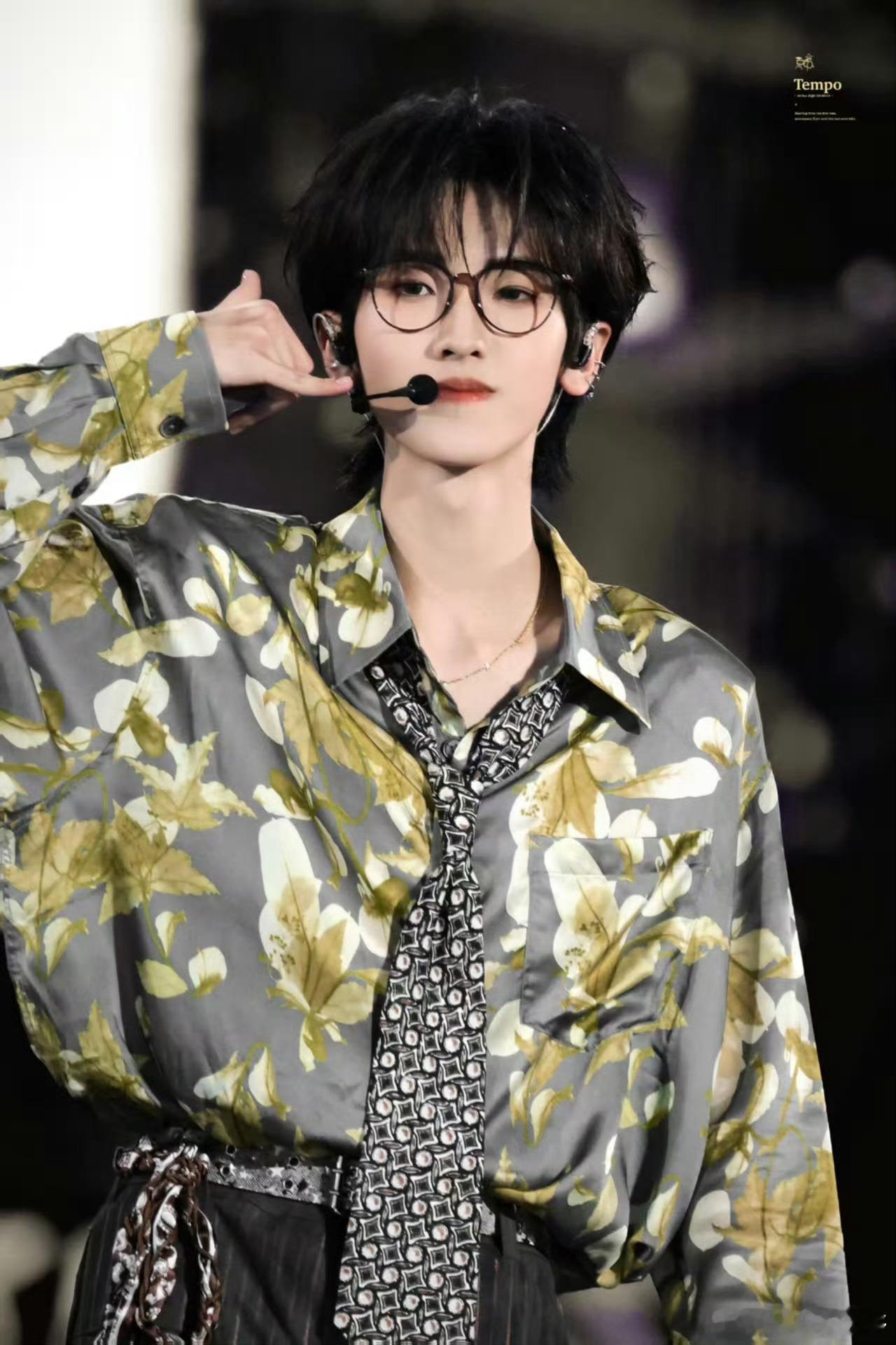 左奇函vocal实力🌟听左奇函唱歌很容易共情，声线干净纯粹，将歌曲里的悲欢，透