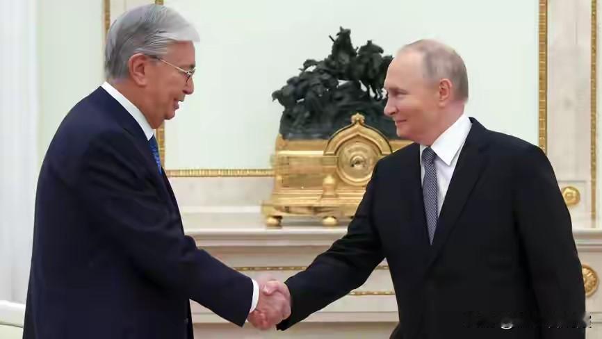 俄罗斯危难之际，见到托卡耶夫的普京松了口气，开口就是一声谢