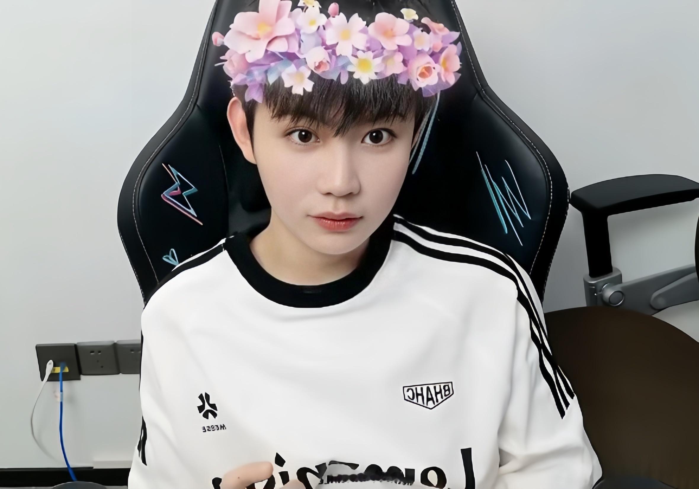 他好可爱 