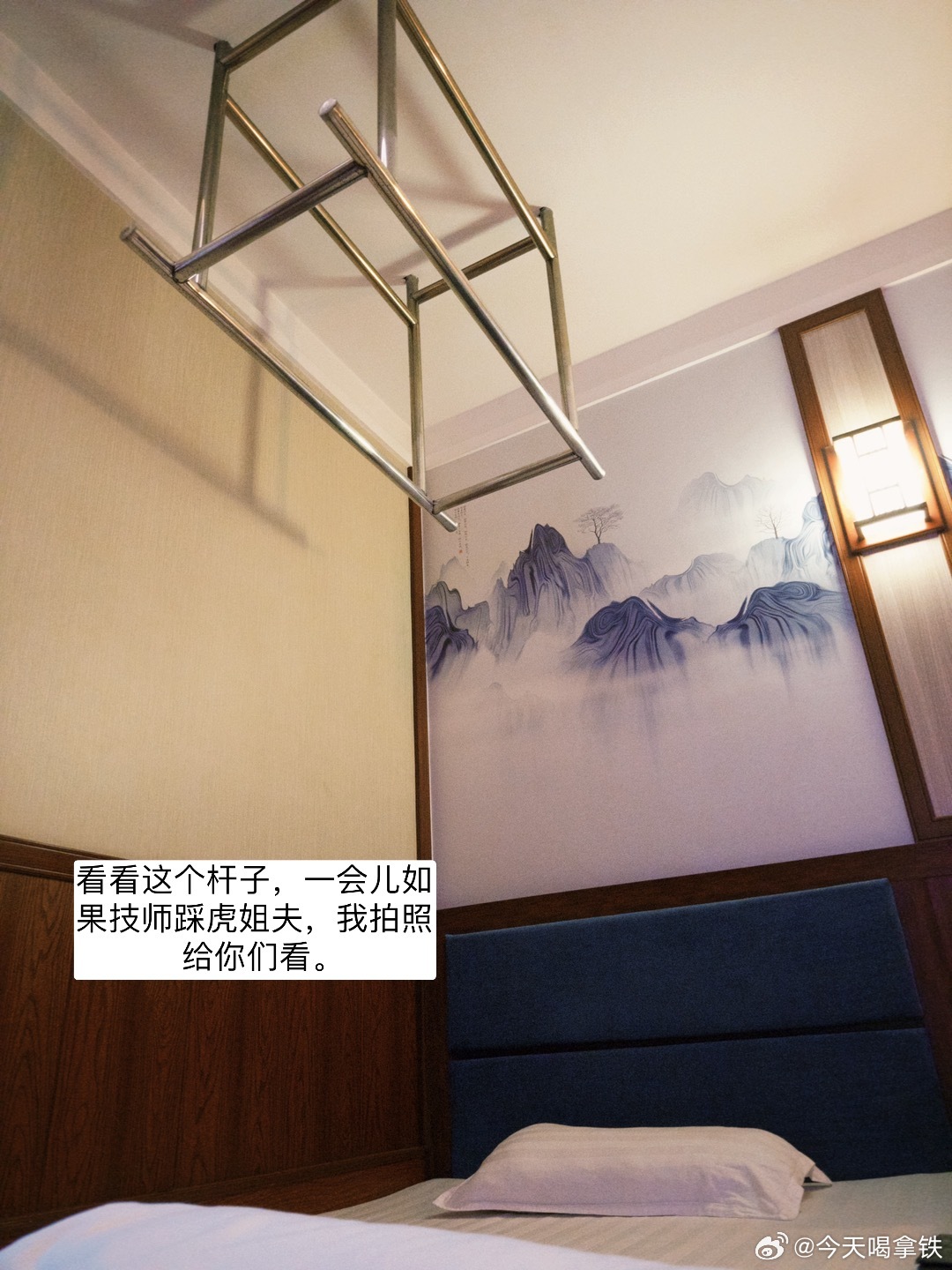 #拿铁时间# 刚按摩完，现在像只烧猪。这边的按摩力度和时长真的感人。 ​​​