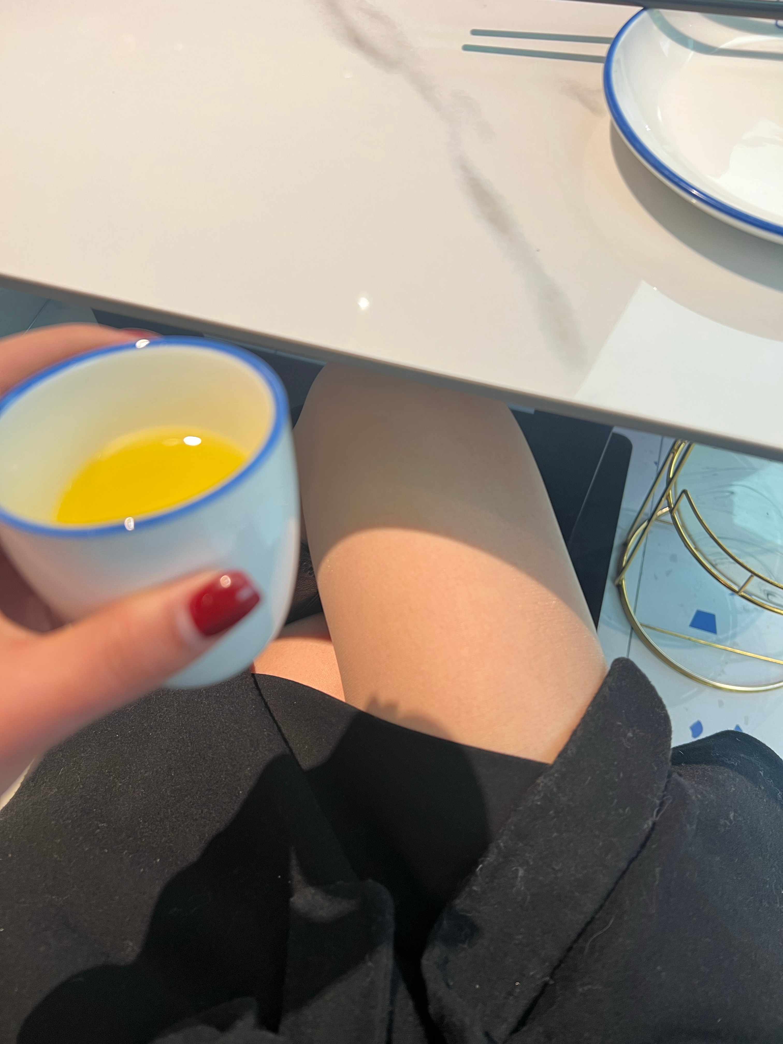 情人节最困难的事情就是出门吃饭 哪哪都是爆满[挖鼻] 