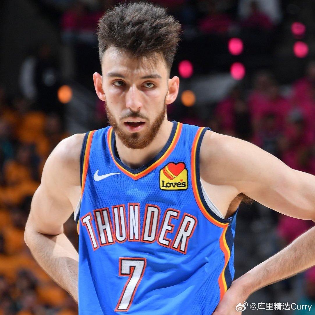 入选NBA最佳阵容三阵。切特·霍姆格伦西决系列赛手感不佳，场均11.3分8篮板1