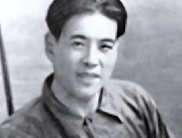 1940年，唐生明奉命打入汪伪，汪精卫亲自设宴款待他，席间，汪精卫突然问他：“你