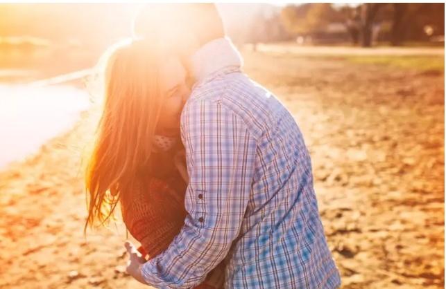 50岁姐姐惊曝商圈潜规则：八成成功男人出轨竟称“不找才吃亏”，光鲜背后的家庭早已