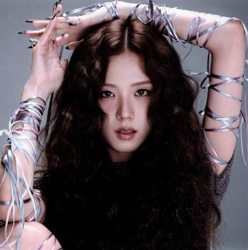 据报道，韩国女团 BLACKPINK 成员、知名女演员、全球百大美丽面孔之一——