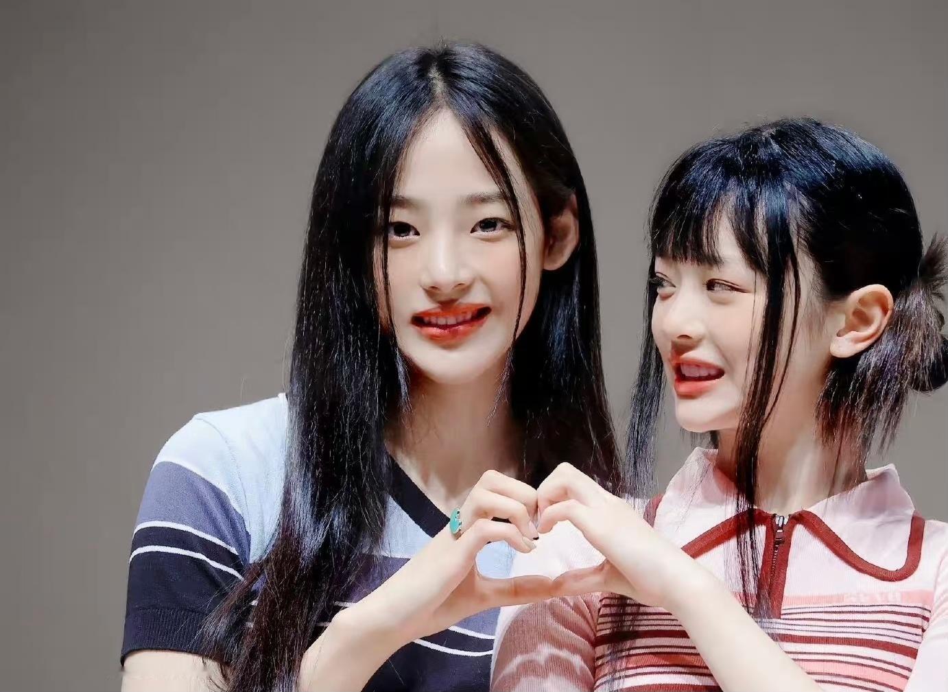 minji金玟池 & hanni范玉欣 ​​​