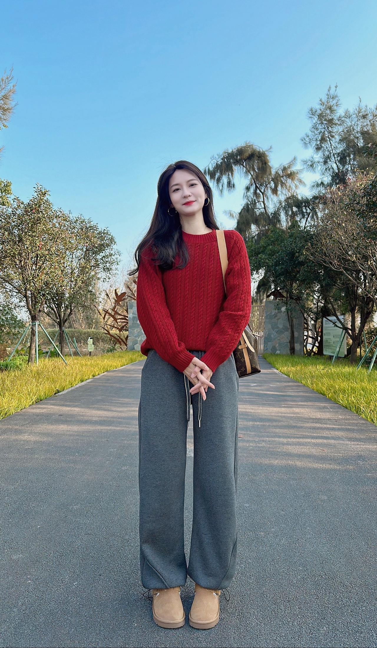 快乐不难，知足就好
今天很好，希望明天也是毛衣 红色毛衣 过年穿搭