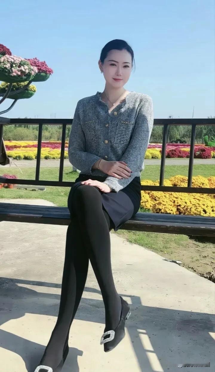 从我们相识的那一刻起，大姑姐就对我关怀备至。每当我遇到困难，她总是第一个伸出援手