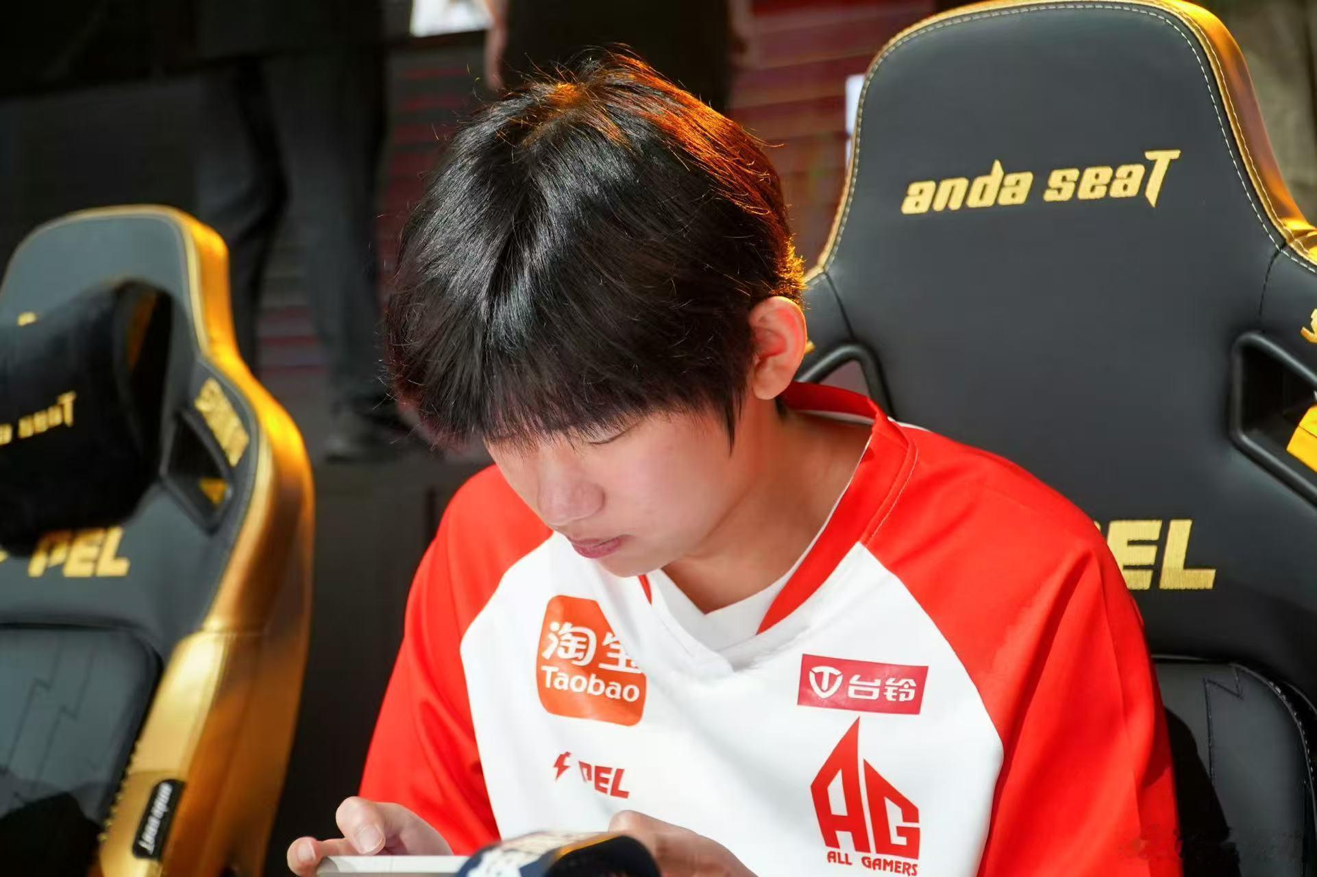 AG首开赛点 AG稳稳拿下赛点优势，距离本周周冠只剩最后一步，坐等圆满收官！ 
