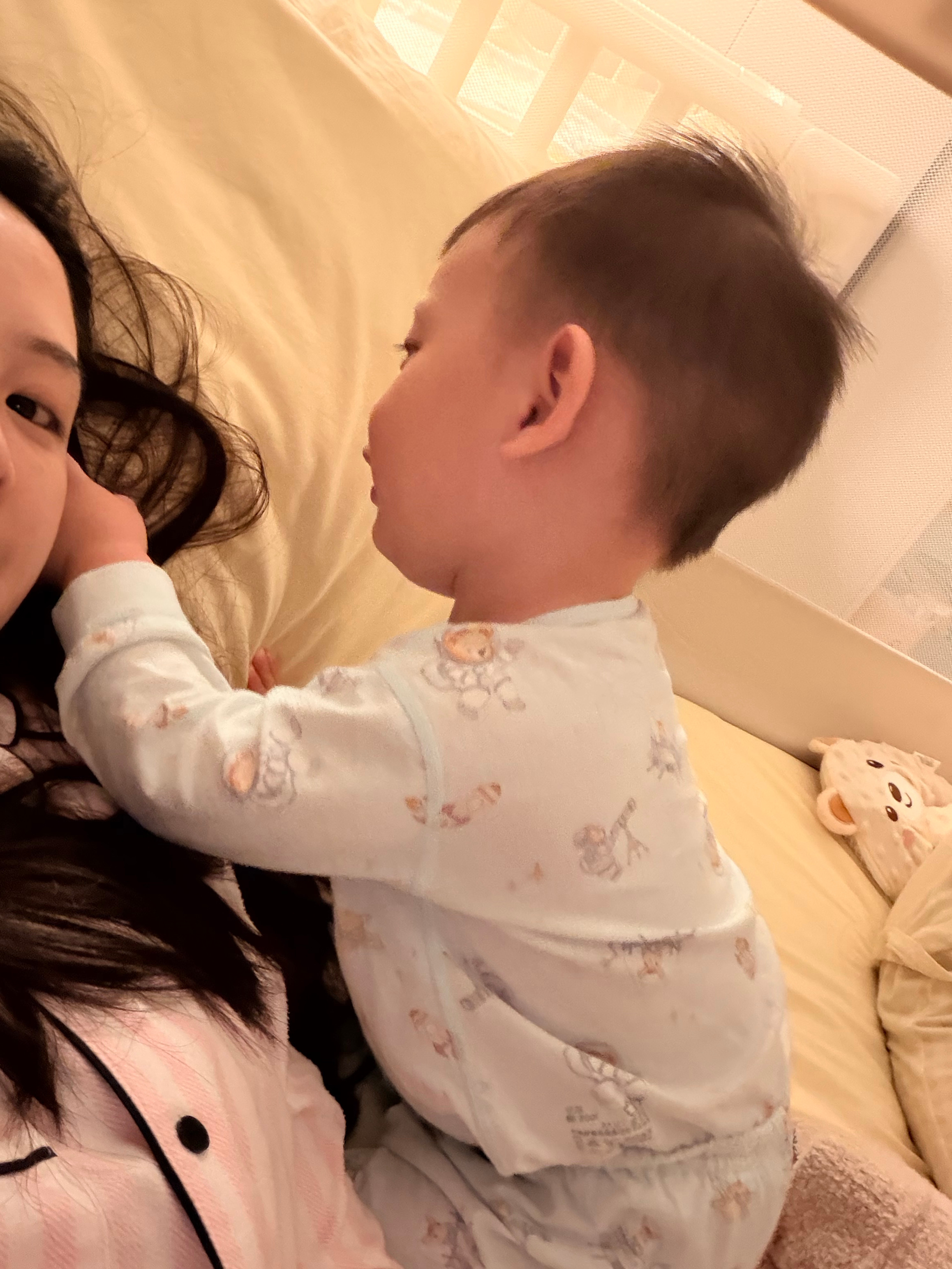 小宝宝都是可爱的 有些评论说我带母亲滤镜或者说宝宝不好看 我没说我的小孩可以当童
