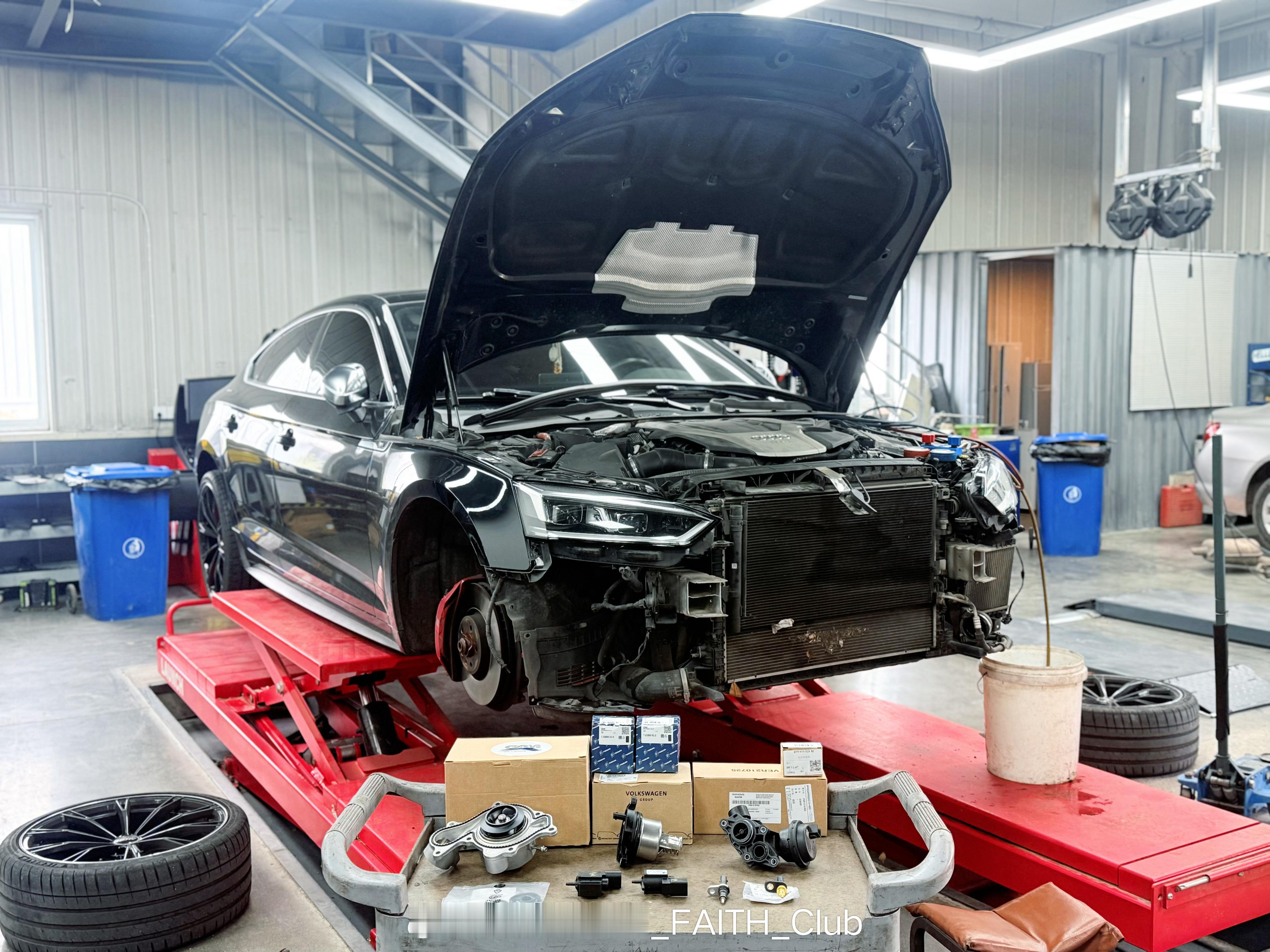 奥迪S5维修整备作业：EA839发动机漏水套件，水泵/节温器/热动阀/电磁阀，大