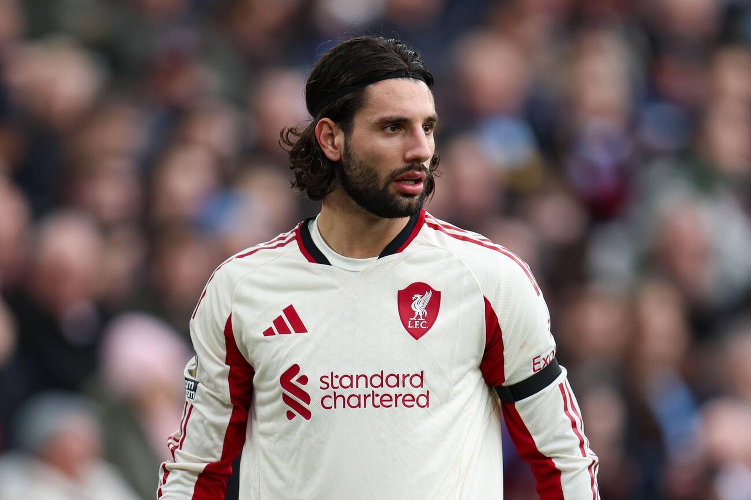 索博斯洛伊索博斯洛伊 终于赢了！白衣飘飘满场分飞奔出汗后湿润的脸庞很漂亮 