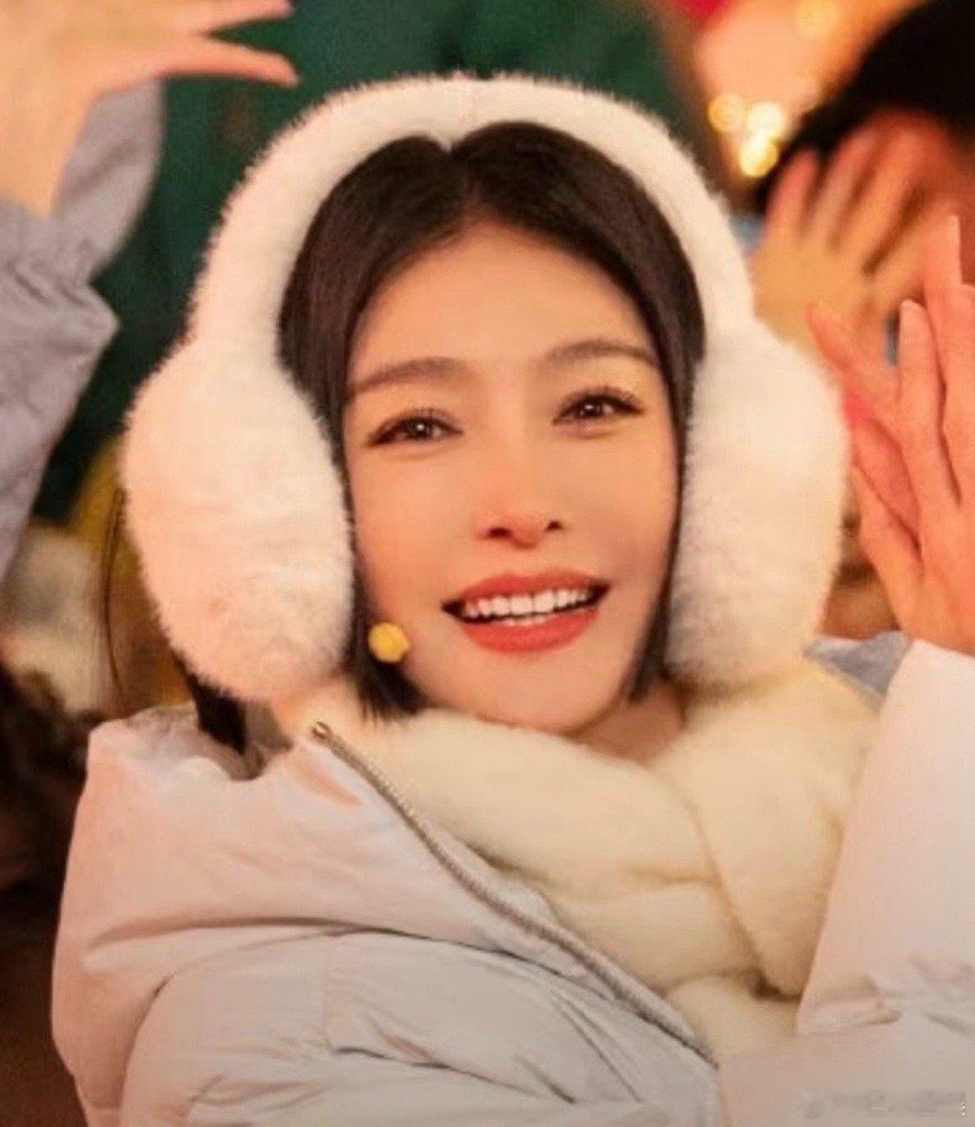 不知道秦岚的身材很曼妙我的妈呀，怎么会这身材认真的吗？！俺是羡慕了！这个腰，我真