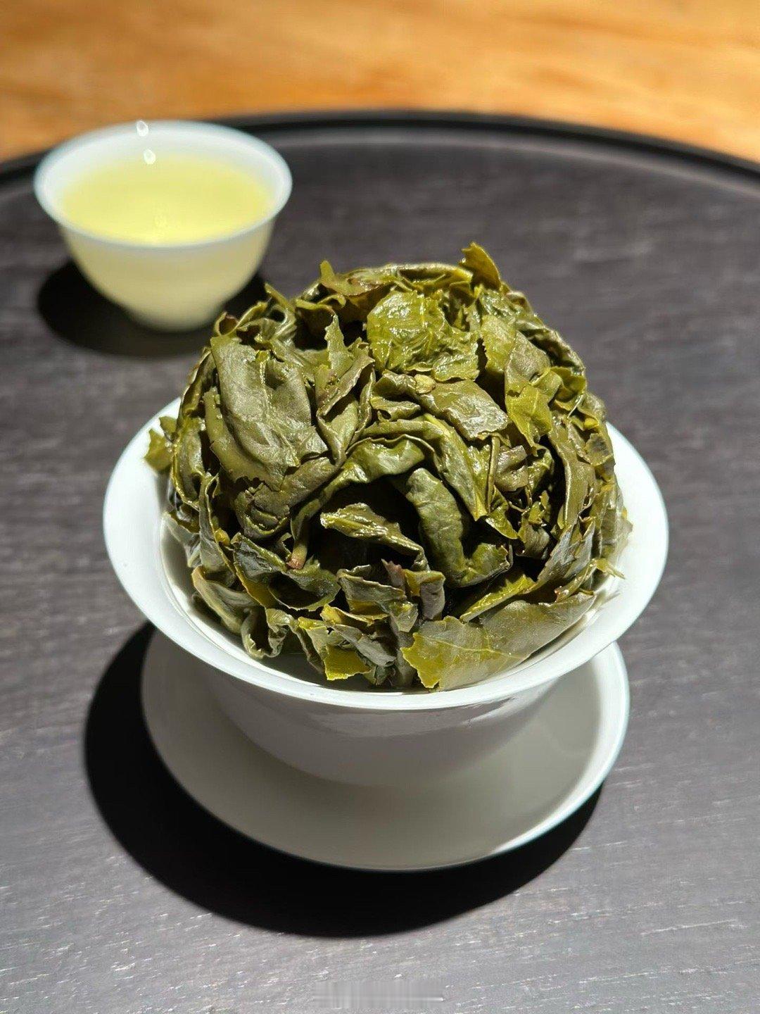 一日一茶，与茶相伴，日子生香今日，静静细品铁观音悠远绵长的清雅春香 