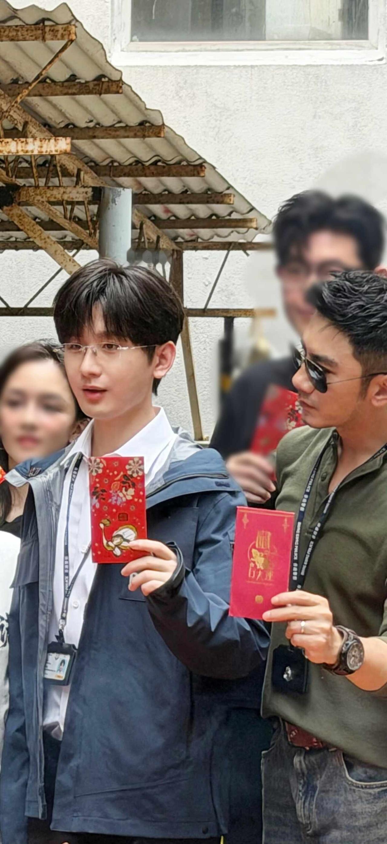 李莲花和笛飞声又一起探案了
狩谎开机仪式
成毅