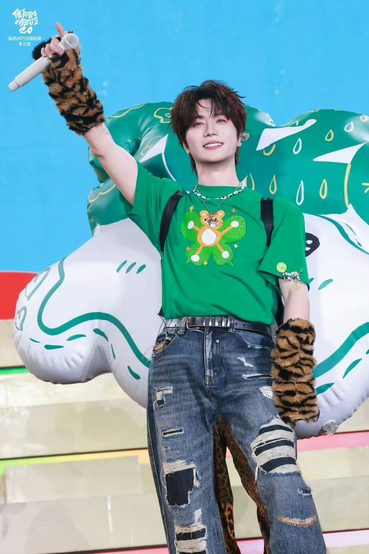 陆虎 一个有才的浪漫疯子陆虎的《限时礼物》是浪漫疯子的顶级杰作吧！写歌、编曲、制