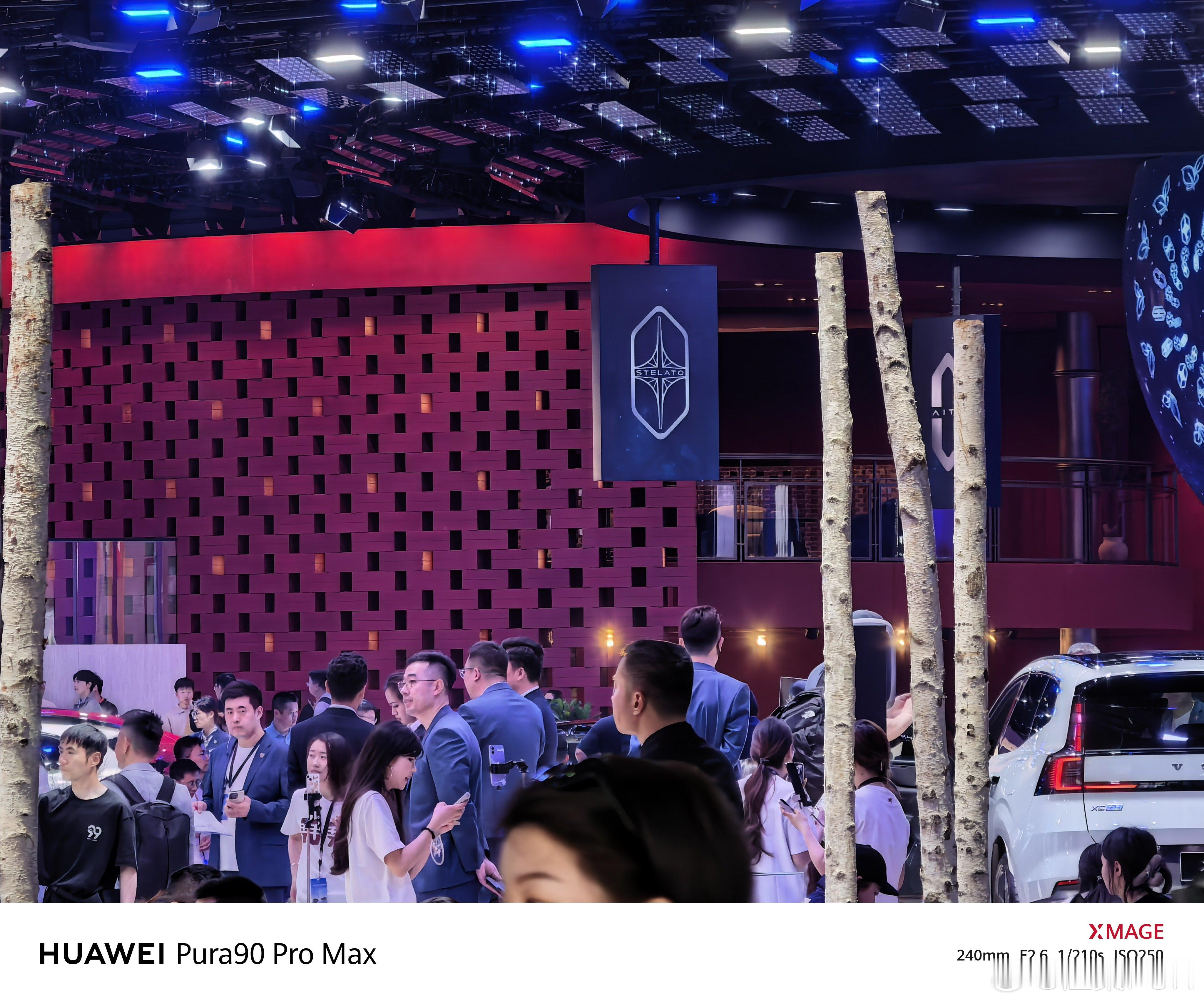 智驾数码团 北京车展打卡鸿蒙智行展台，最吸引我的是智界V9和新问界M9。都是9系